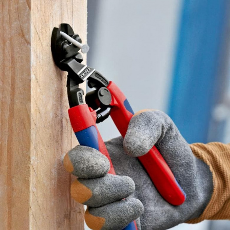 KNIPEX CoBolt болторез, пружина, голова 20°, L-200 мм, рез: провол. мягк. ∅ 6 мм, ср. ∅ 5.2 мм, тв. ∅ 4 мм, роял. струна ∅ 3.6 мм, черн., 2-к ручки