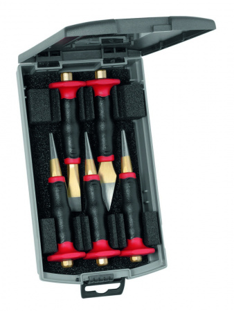 Набор инструментов в пластиковой кассете