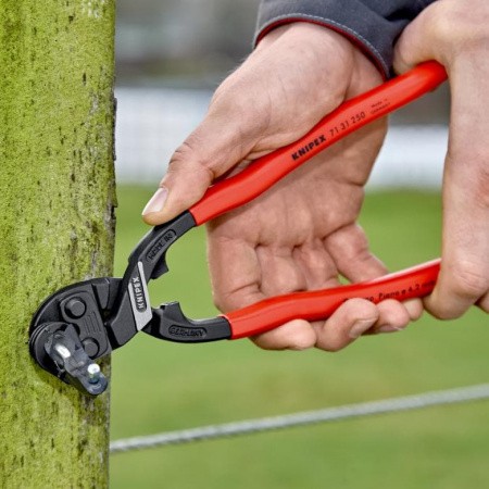 KNIPEX CoBolt XL болторез, с выемкой, L-250 мм, рез: ср. ∅ 5.6 мм, тв. ∅ 4 мм, роял. струна ∅ 3.8 мм, черн., 1-к ручки