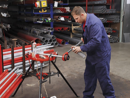 Резьбонарезное масло RONOL SYN на синтетической основе (спрей, 600 мл)