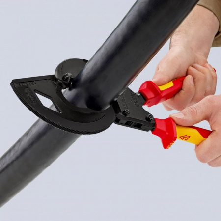 Кабелерез с трещоткой VDE, трехходовой зубчатый привод, рез: кабель ∅ 60 мм (600 кв. мм, MCM 1200), L-320 мм, диэлектр., черн., 2-к ручки